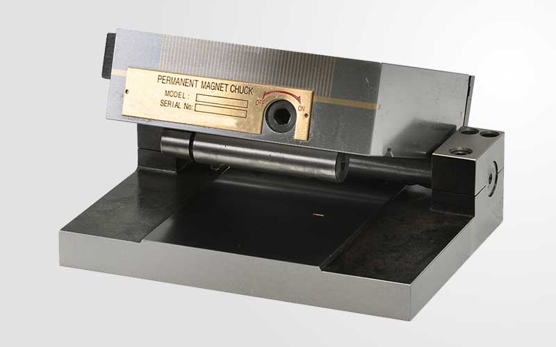 Uniaxial single sine permanent magnetic chuck